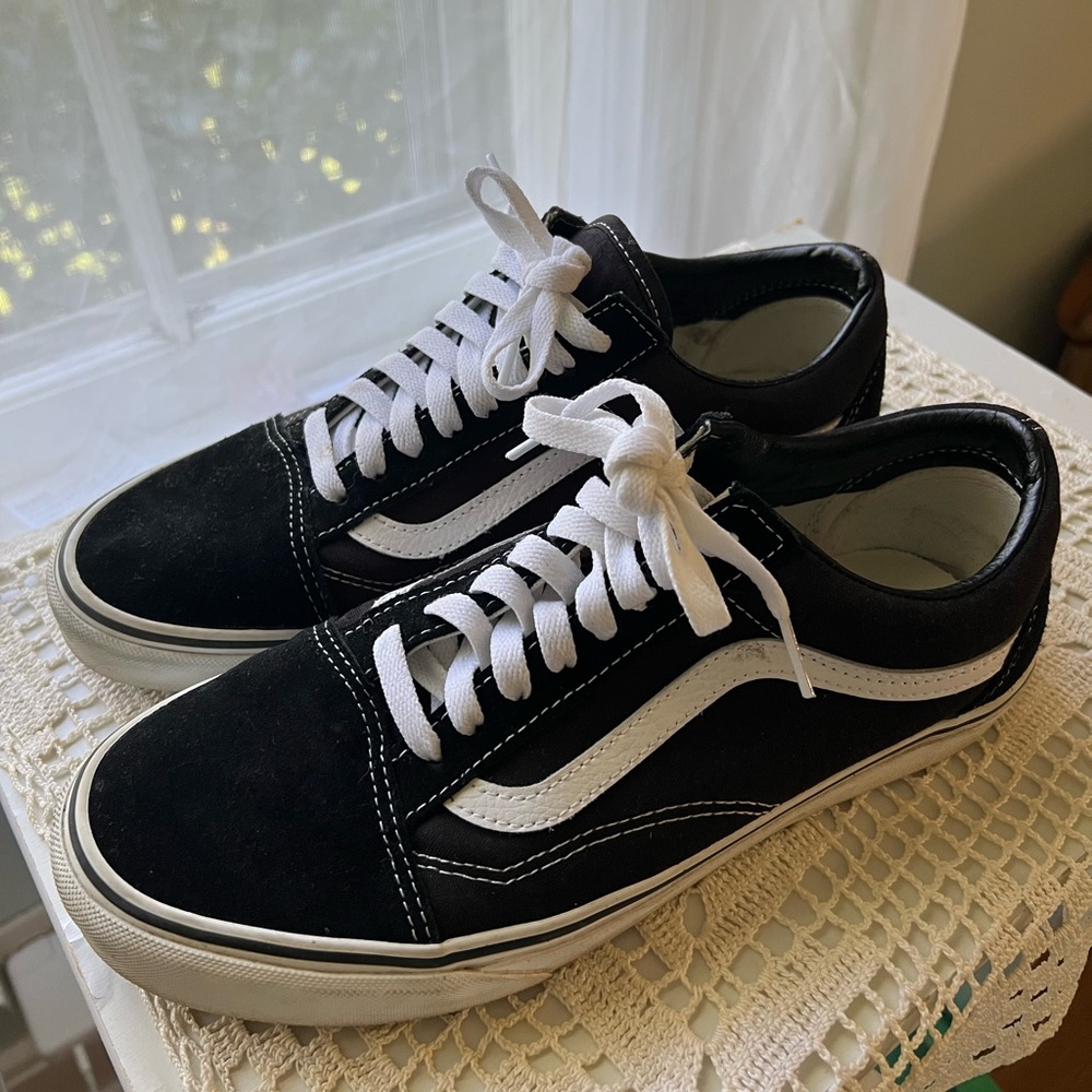Black vans